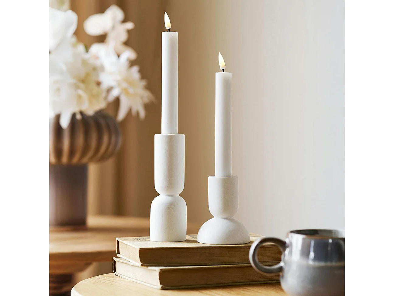 Bougeoir blanc design (2 formes assorties)