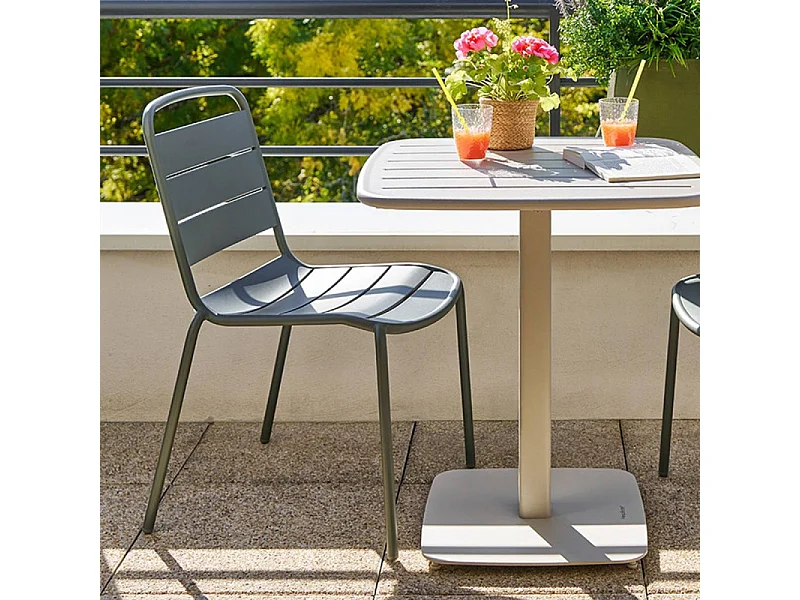 Chaise extérieure métal empilable Alegoria vert laurier Hespéride