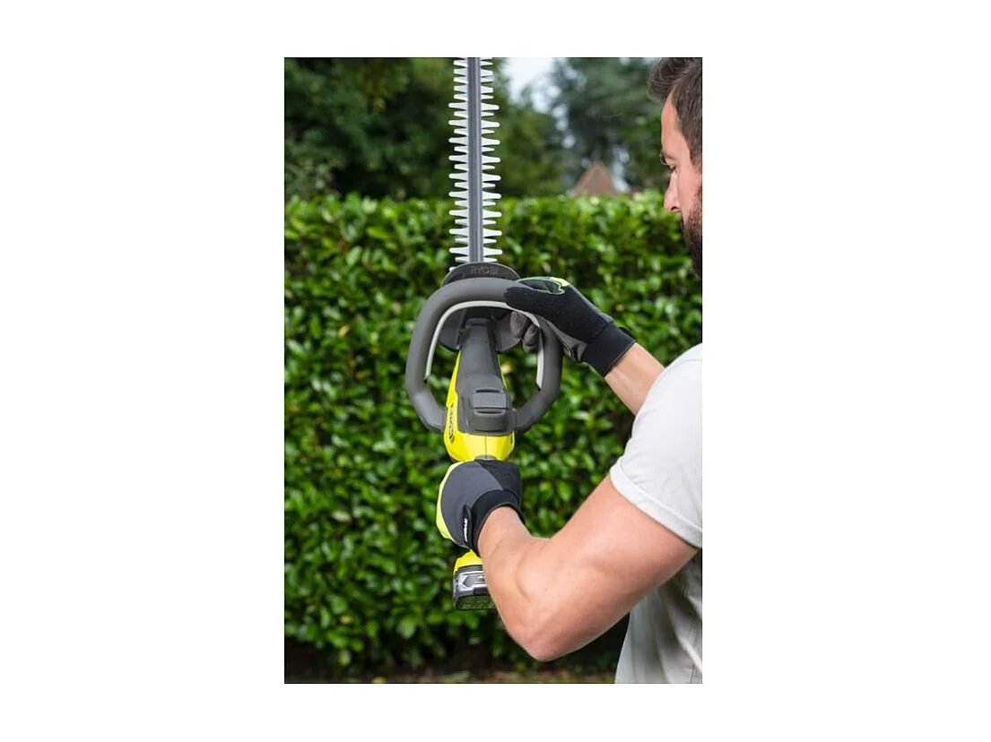 Cortasetos inalámbrico RYOBI ONE+ 18V, cuchillas de doble acción 55 cm, separación 24 mm, diseño ergonómico, sin batería ni cargador