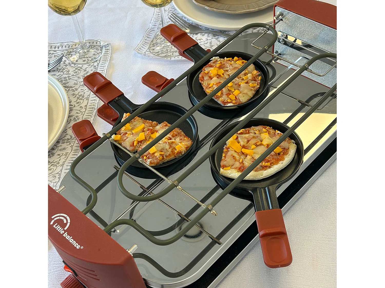 Multifunktionaler Raclette-Grill Little Balance für 8 Personen mit 6 Zonen für Pizza & Crêpes, 1600W, PFAS-freie Antihaftbeschichtung