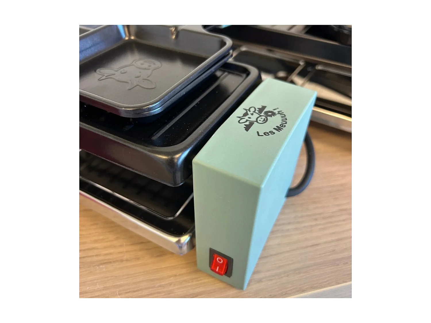 Raclette-Gerät Little Balance für 4 Personen 800W mit Grill, abnehmbarer Antihaftplatte und Holz-Zubehör