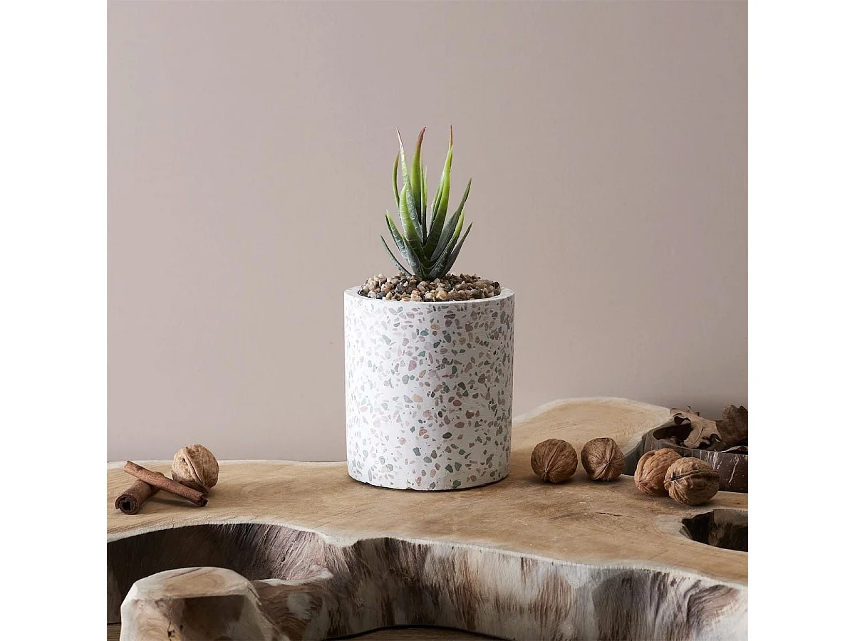 Plante grasse artificielle en polyéthylène dans un pot effet terrazzo