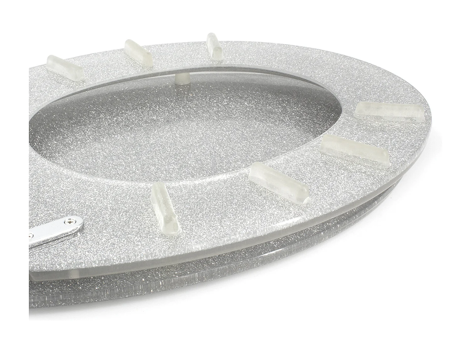 Assento sanitário de resina glitter prata com dobradiças metálicas cromadas e fechamento suave SOFT CLOSE