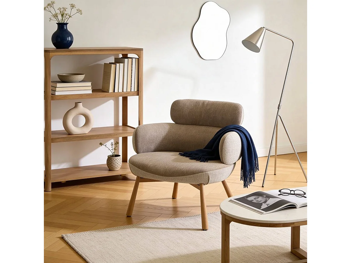 Fauteuil en tissu taupe et pieds en métal effet bois Aléa