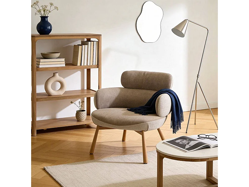 Fauteuil en tissu taupe et pieds en métal effet bois Aléa