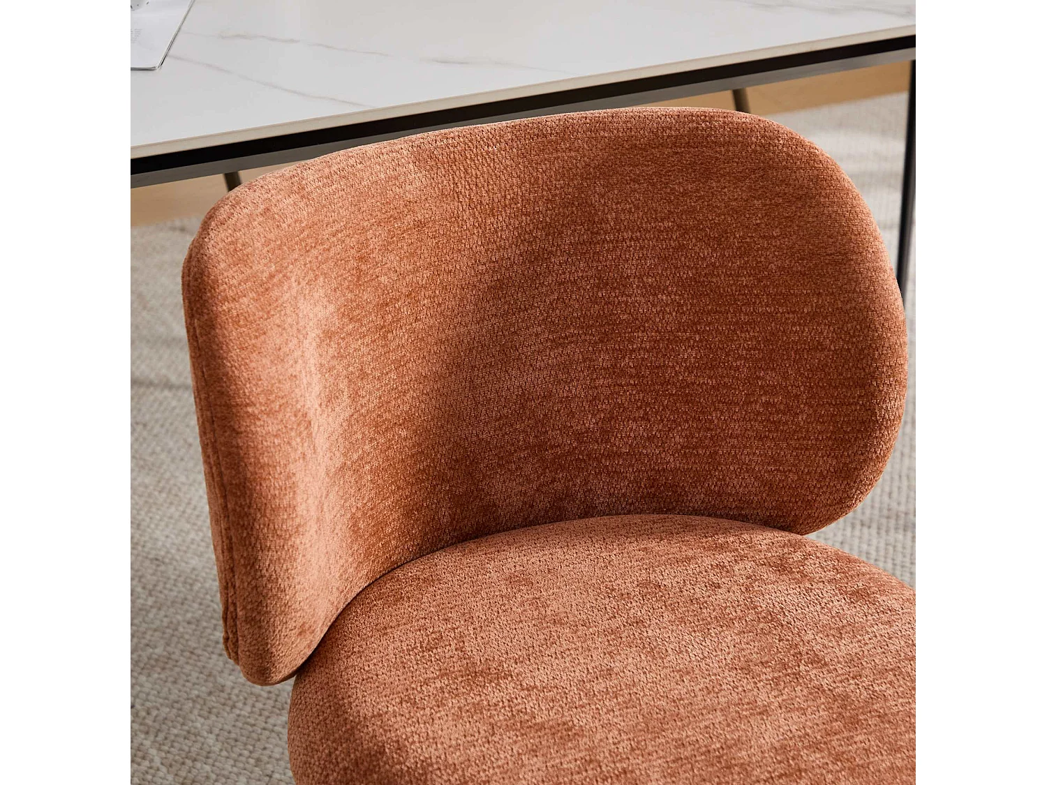 Lot de 2 chaises de salle à manger en chenille moderne – orange, dossier incurvé confortable, assise douce, pieds en métal bronze