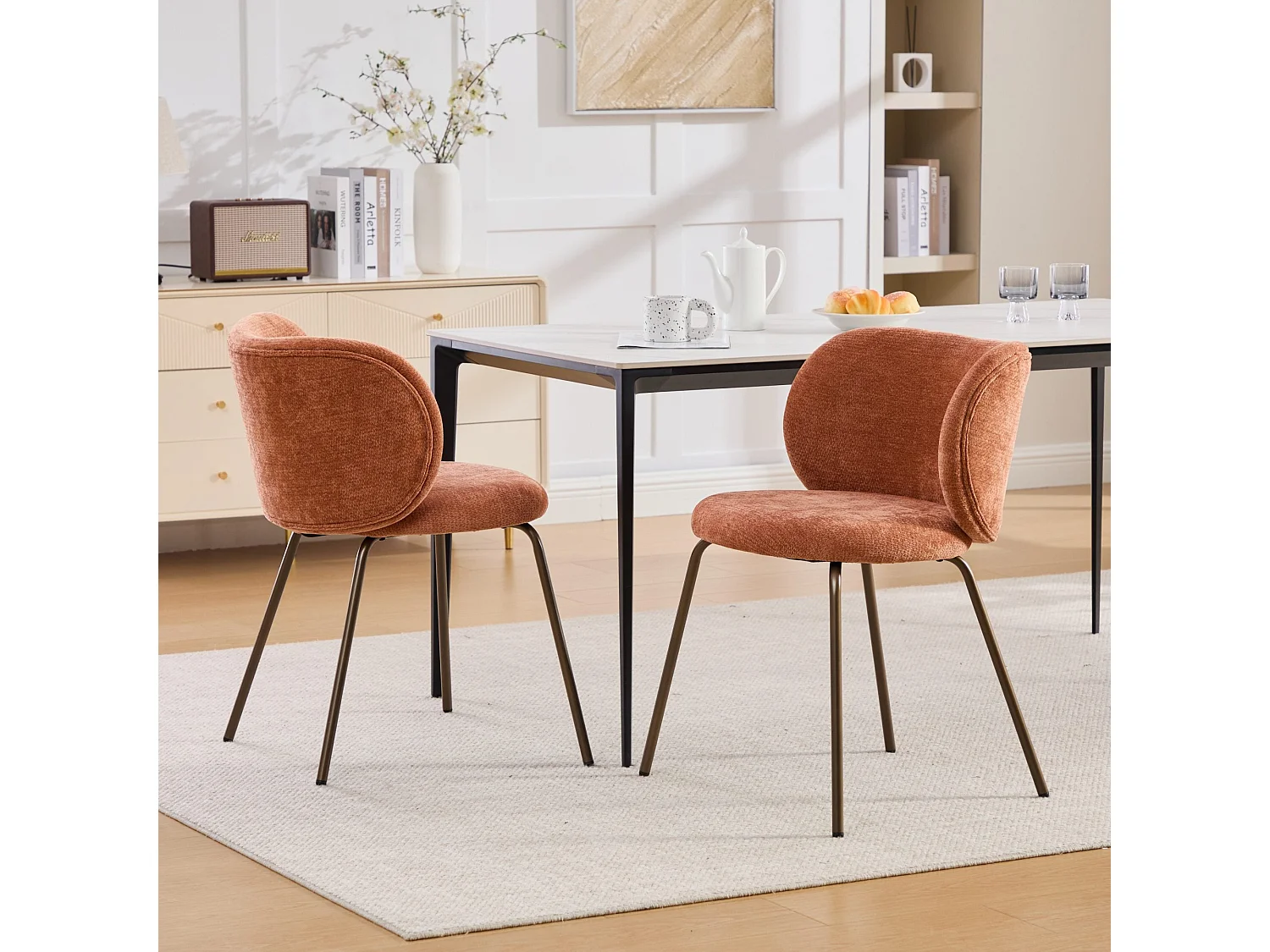 Lot de 2 chaises de salle à manger en chenille moderne – orange, dossier incurvé confortable, pieds en métal bronze