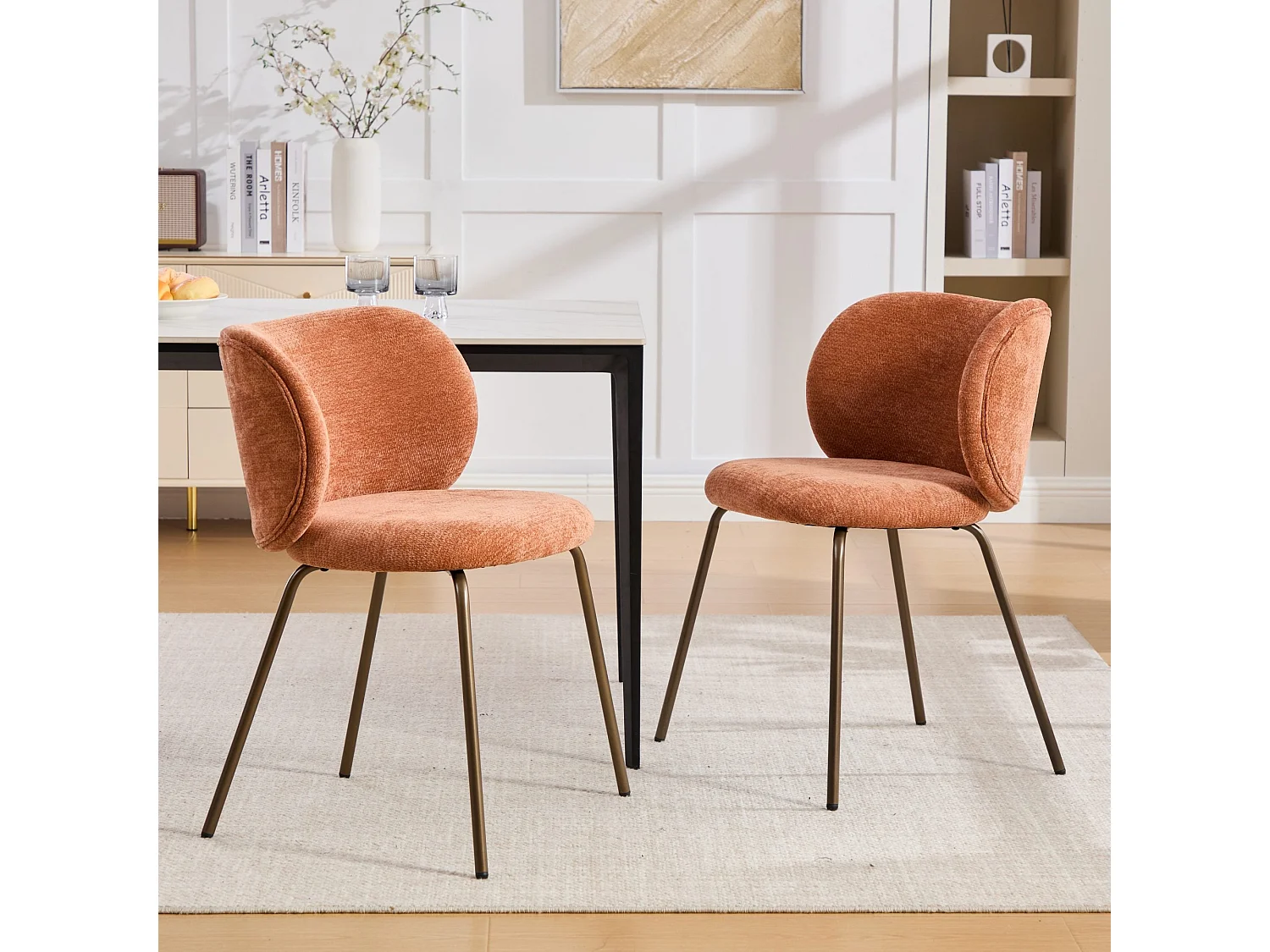 Lot de 2 chaises de salle à manger en chenille moderne – orange, dossier incurvé confortable, pieds en métal bronze