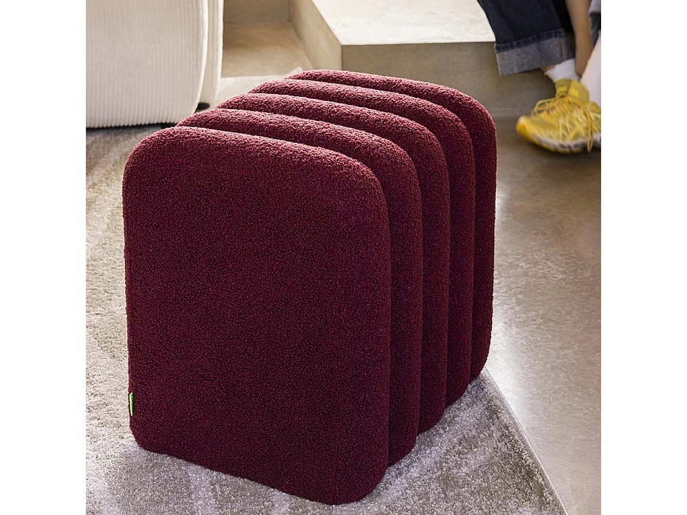 Leto - Pouf rembourré en tissu bouclette - Bordeaux