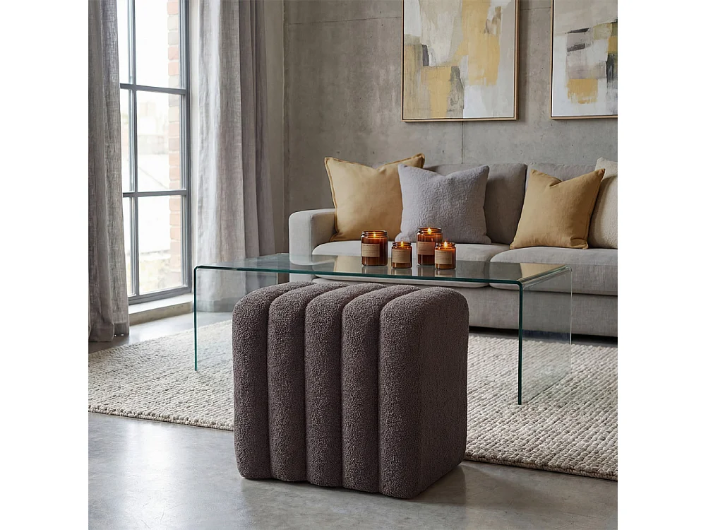 Leto - Pouf rembourré en tissu bouclette - Taupe