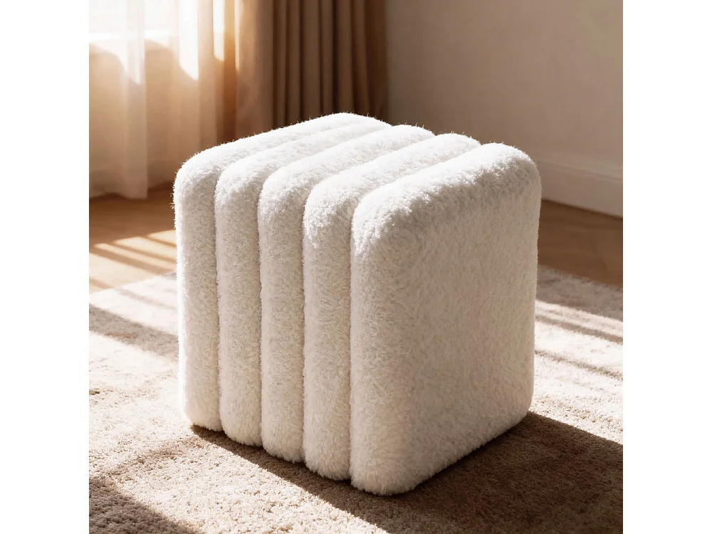 Leto - Pouf rembourré en tissu bouclette - Blanc