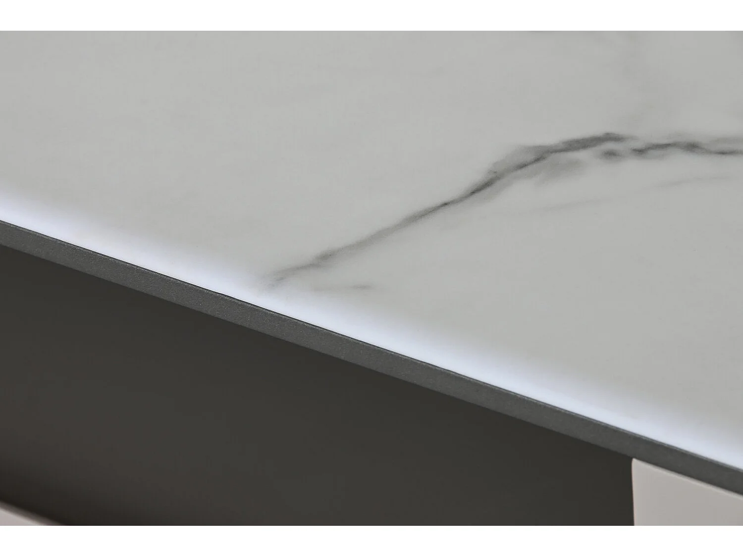 Suporte para TV em aço com detalhes em mármore, 220 x 42 x 41,5 cm, bege.