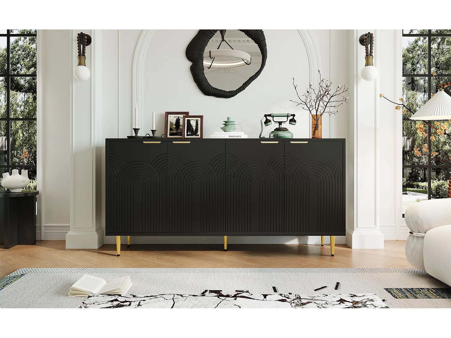 Komoda do salonu - 160 x 40 x 80 cm - 4 drzwi + lakierowane nogi + uchwyty metalowe w kolorze złotym - płyta wiórowa - kolor czarny