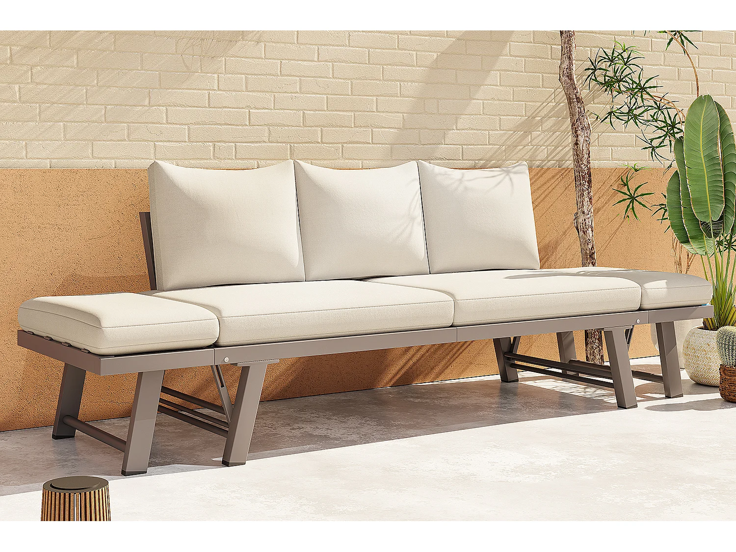 Sofa ogrodowa 3-osobowa rozkładana - 213 x 60,5 x 66 cm - z poduszkami i składanymi podłokietnikami - metalowa - beżowa