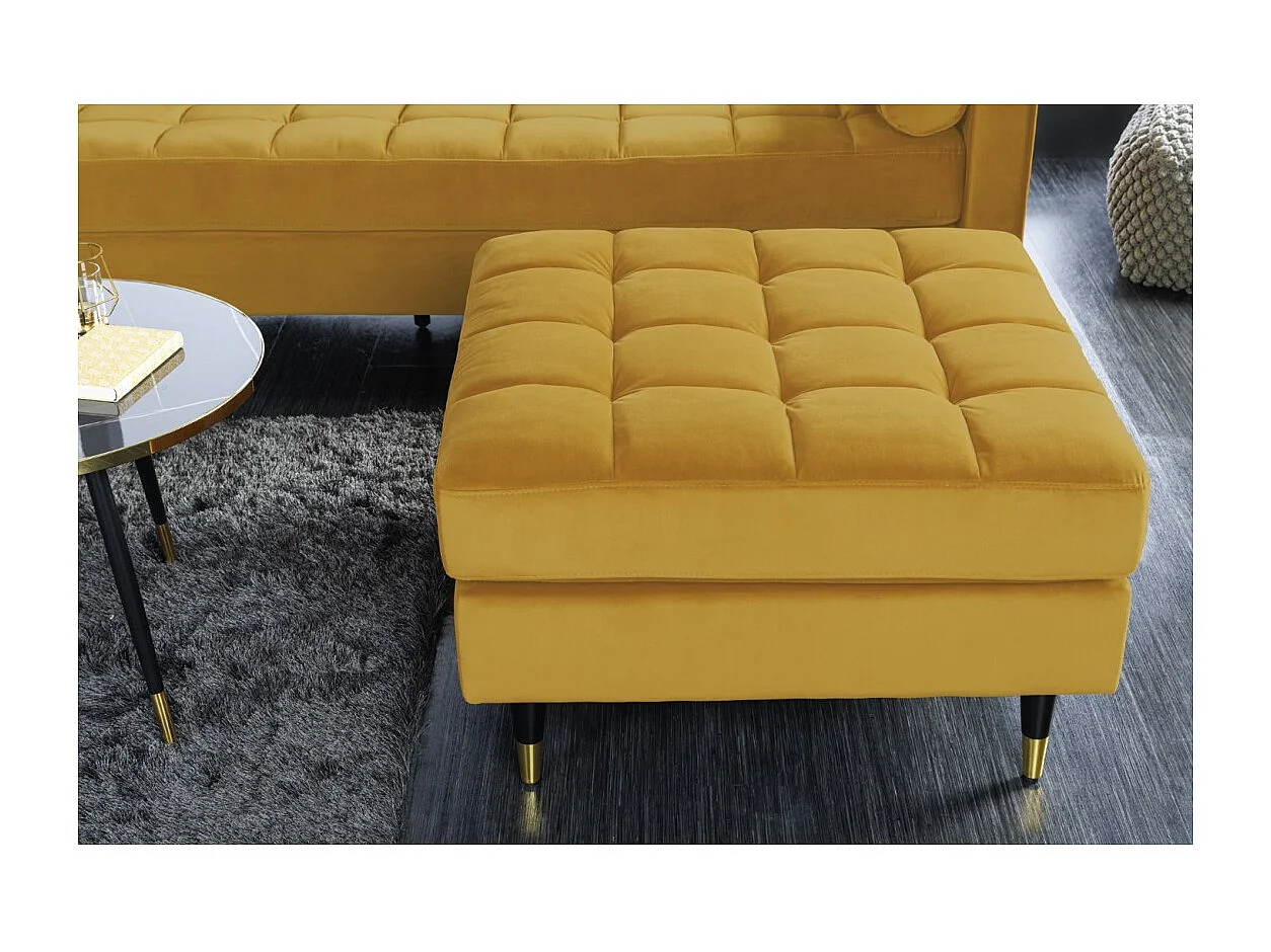Pouf KOLIRI jaune moutarde – design en velours et bois d'hévéa