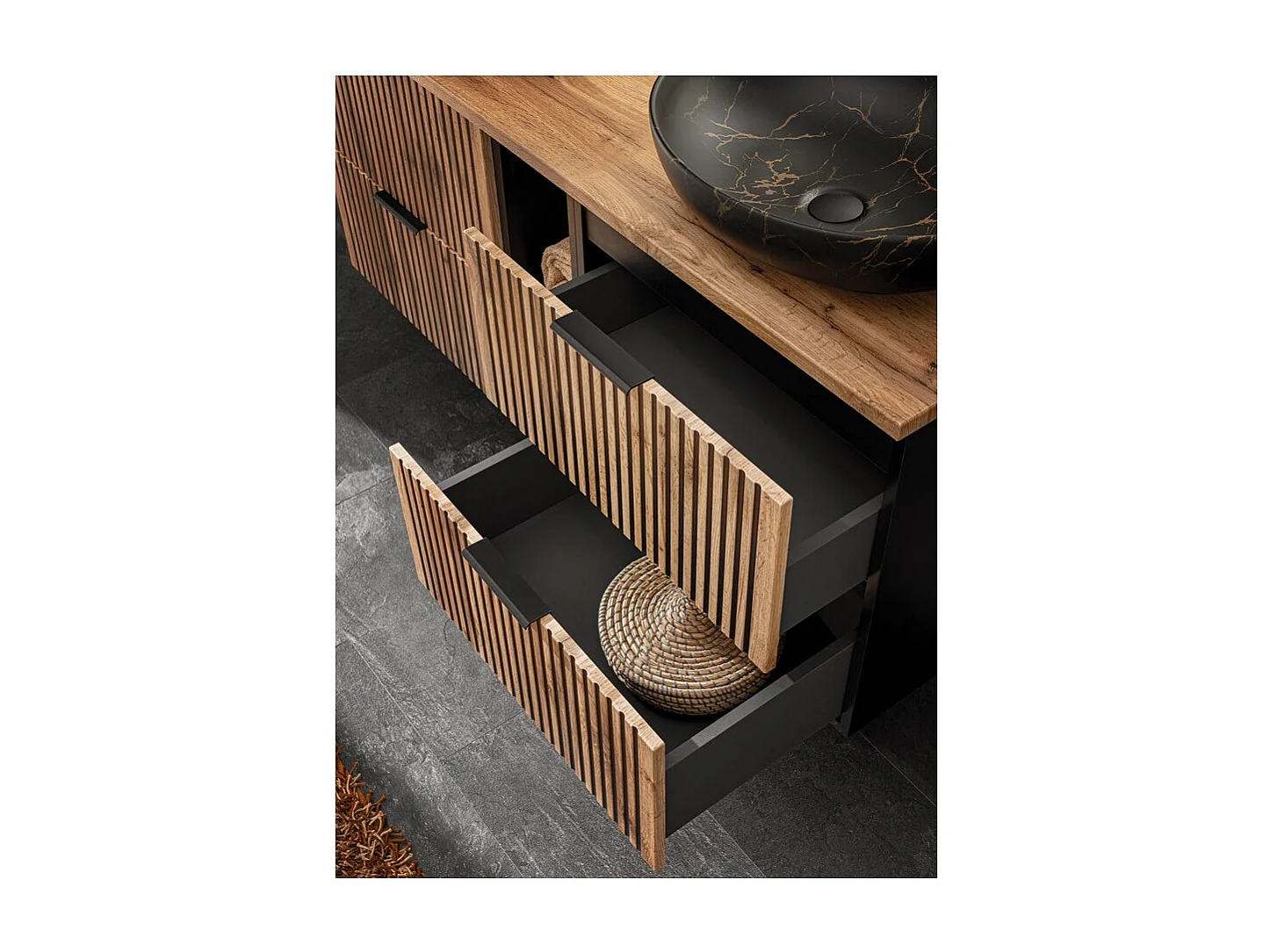 Meuble sous vasque KINOKO – 2 tiroirs – Finition lattes bois naturel et noir – L60 × P46 × H57 cm – À suspendre