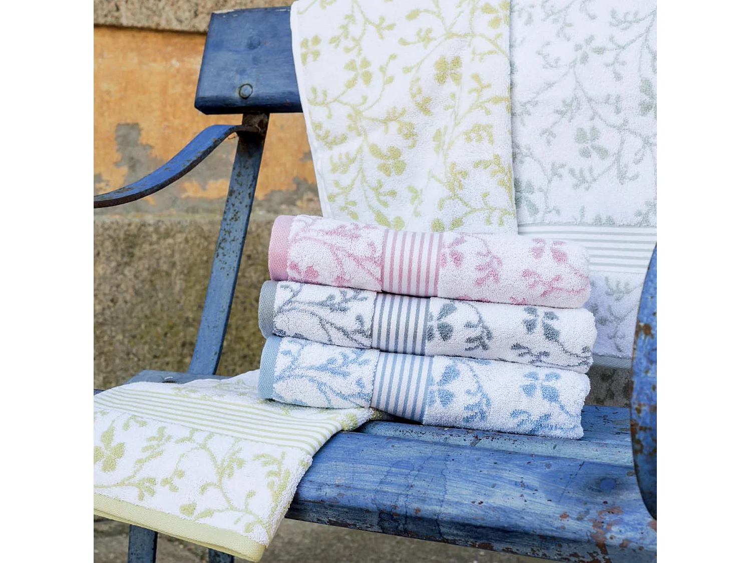 Drap de bain 100x150 cm VINTAGE FLORAL Gris 550 g/m2