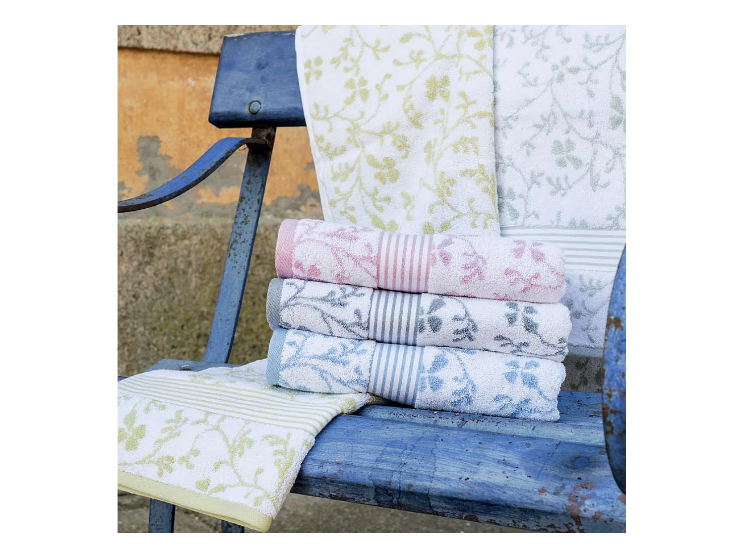 Drap de douche 70x140 cm VINTAGE FLORAL Vert Gris 550 g/m2