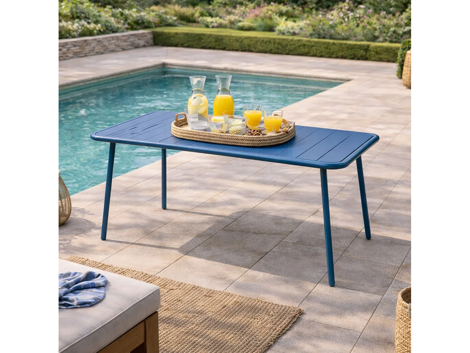 Table de jardin 4 à 6 places 120cm bleu BERGAME