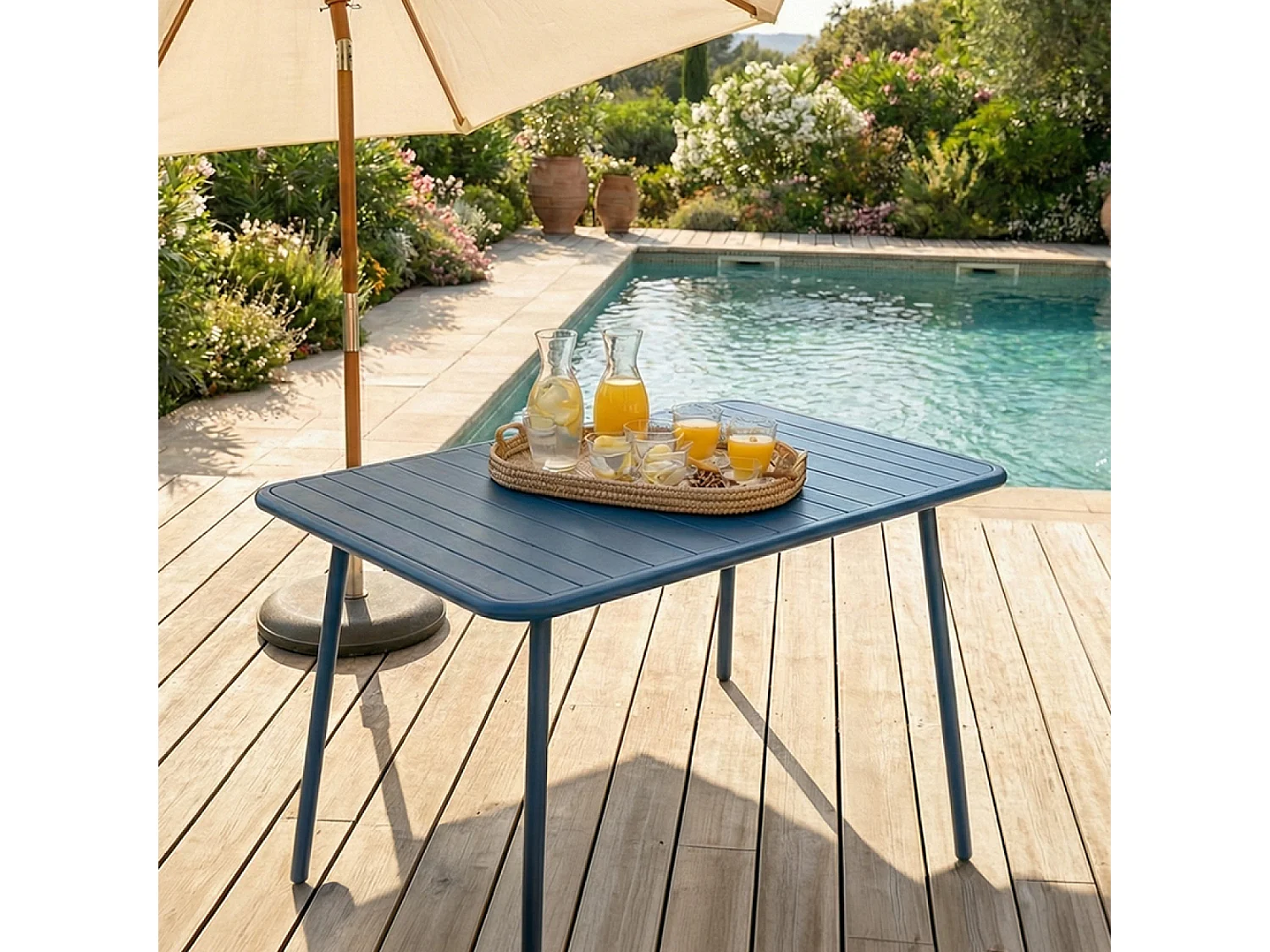 Table de jardin 4 à 6 places 120cm bleu BERGAME