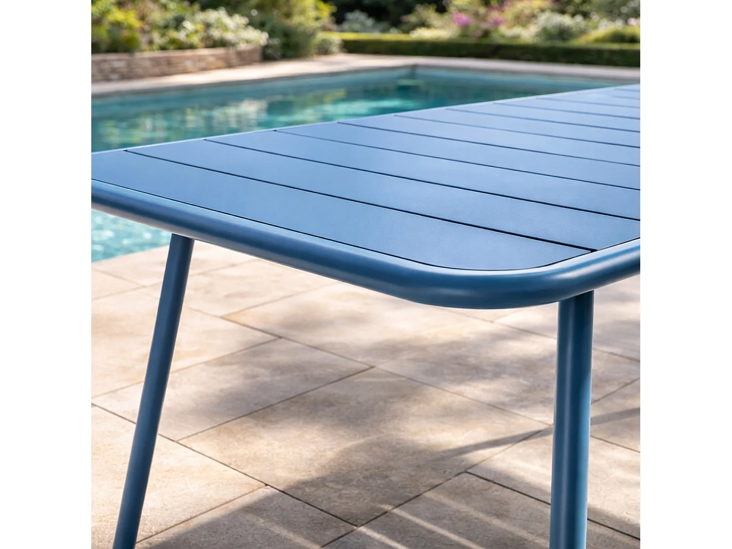 Table de jardin 4 à 6 places 120cm bleu BERGAME