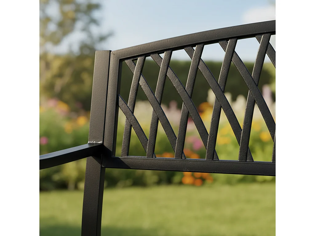 Czarna ławka ogrodowa ARCADIA ze stalowymi nogami i żeliwnym oparciem szerokość 127 cm