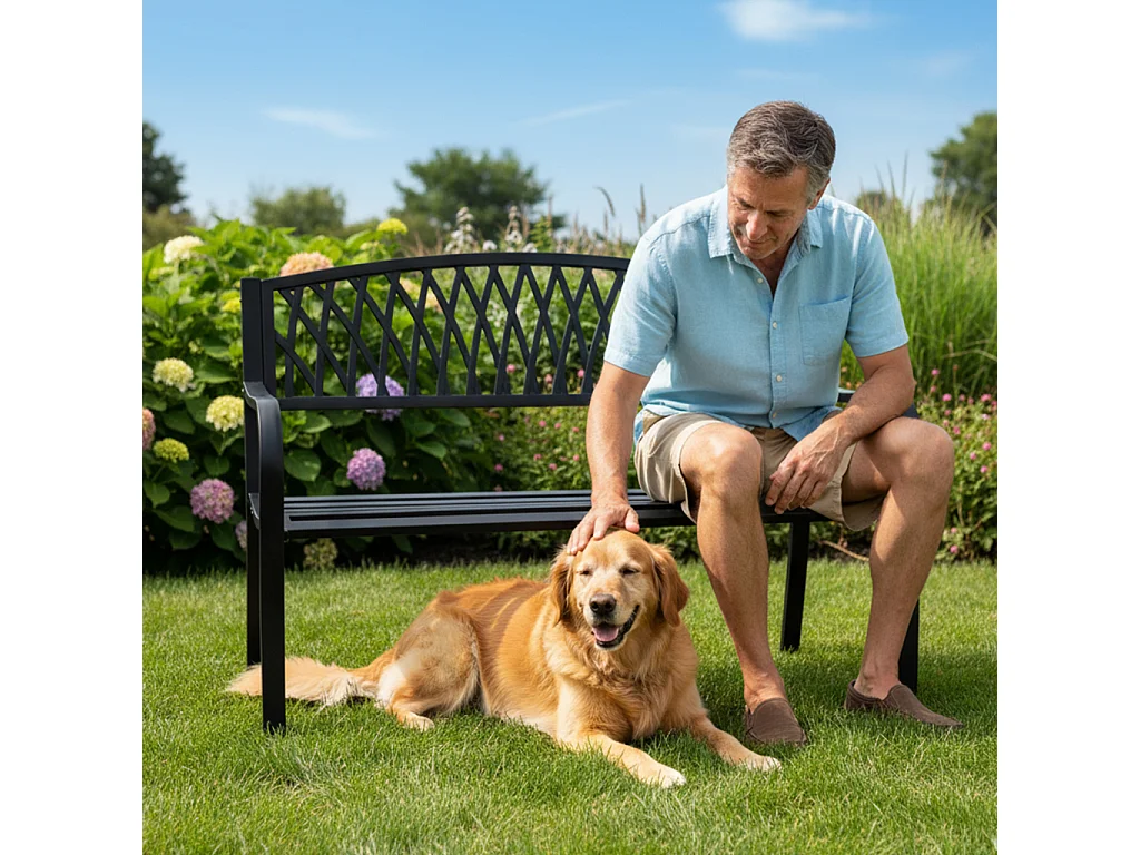 Czarna ławka ogrodowa ARCADIA ze stalowymi nogami i żeliwnym oparciem szerokość 127 cm