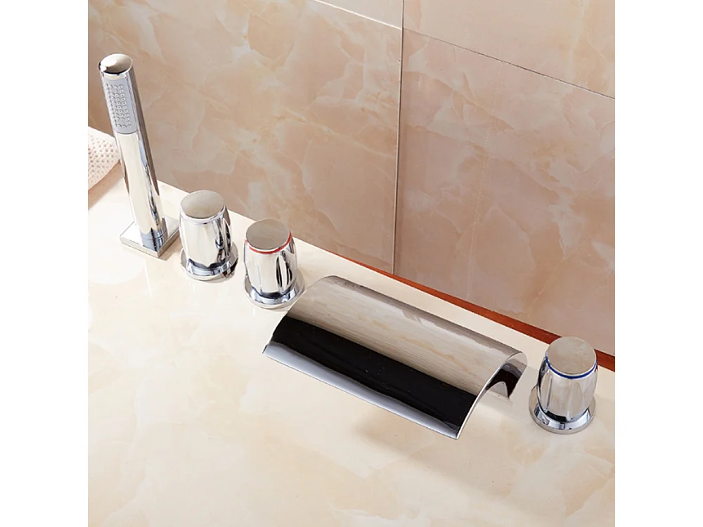 Robinet de baignoire style moderne cascade en Laiton mélangeur avec douchette 5 trous cartouche céramique Chrome