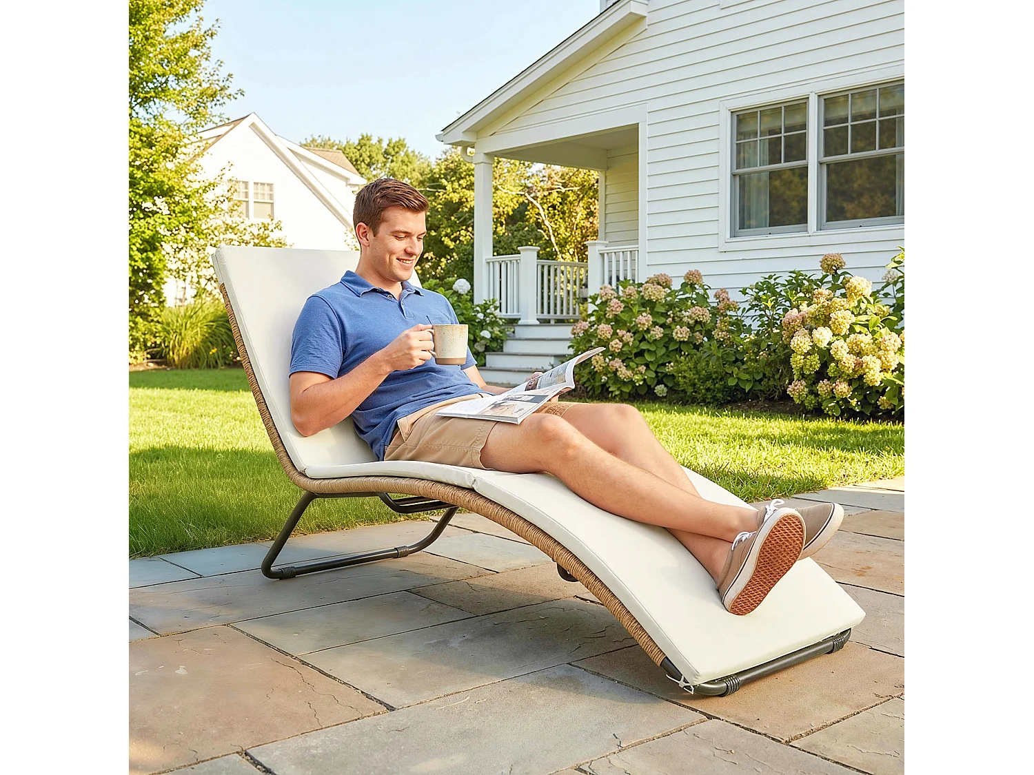 Lettino sdraio a s da esterno in rattan e acciaio 75x57x80 cm crema