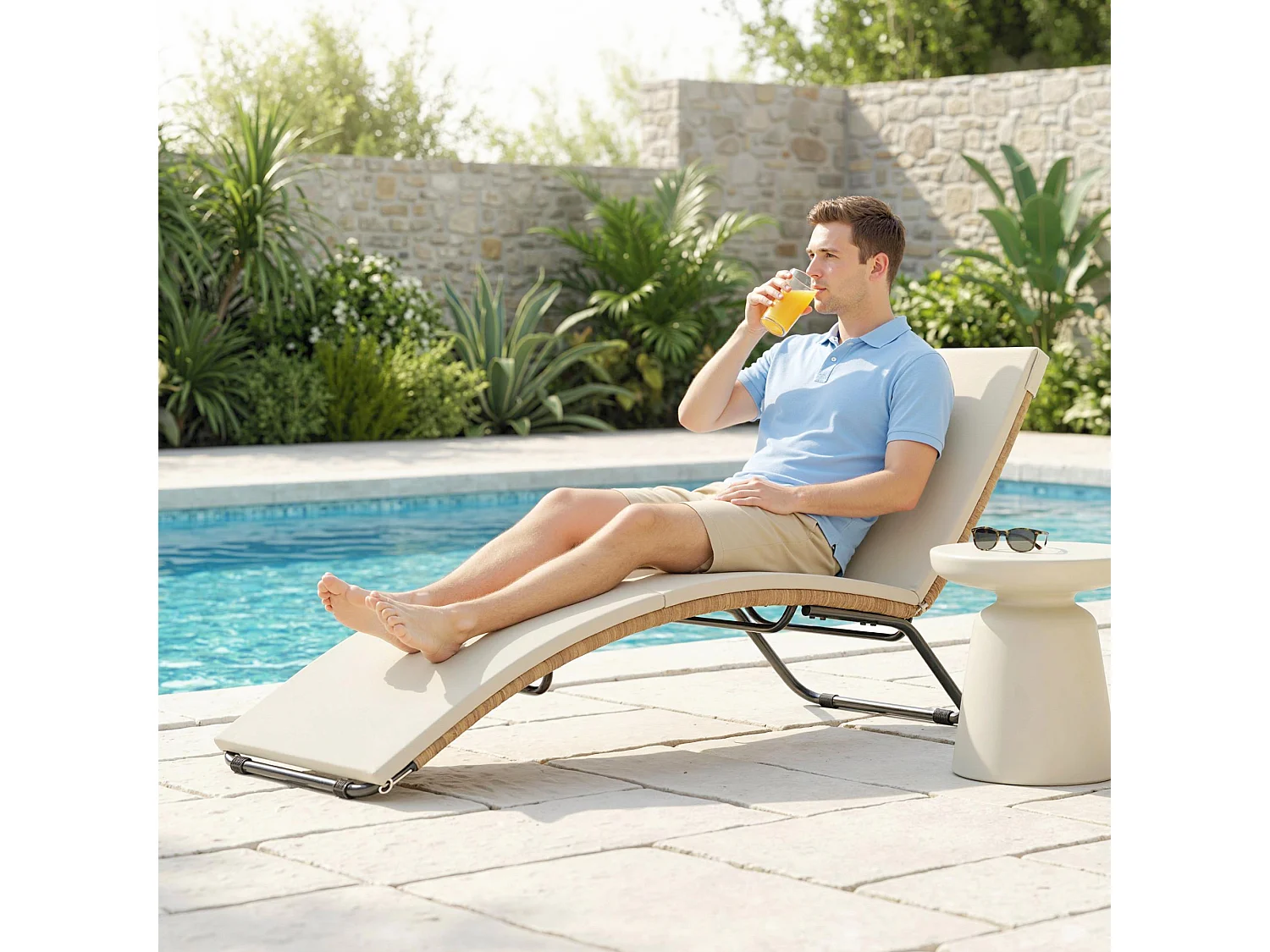 Lettino sdraio a s da esterno in rattan e acciaio 75x57x80 cm crema