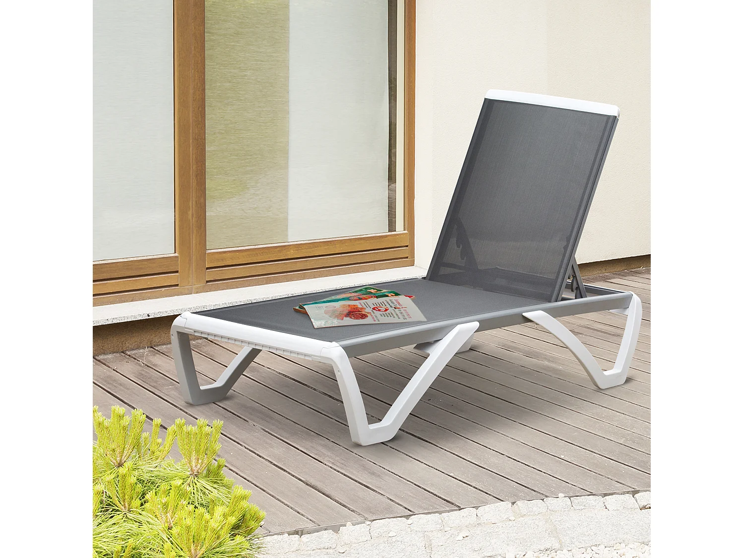 Lettino prendisole con schienale reclinabile su 5 livelli e rotelle