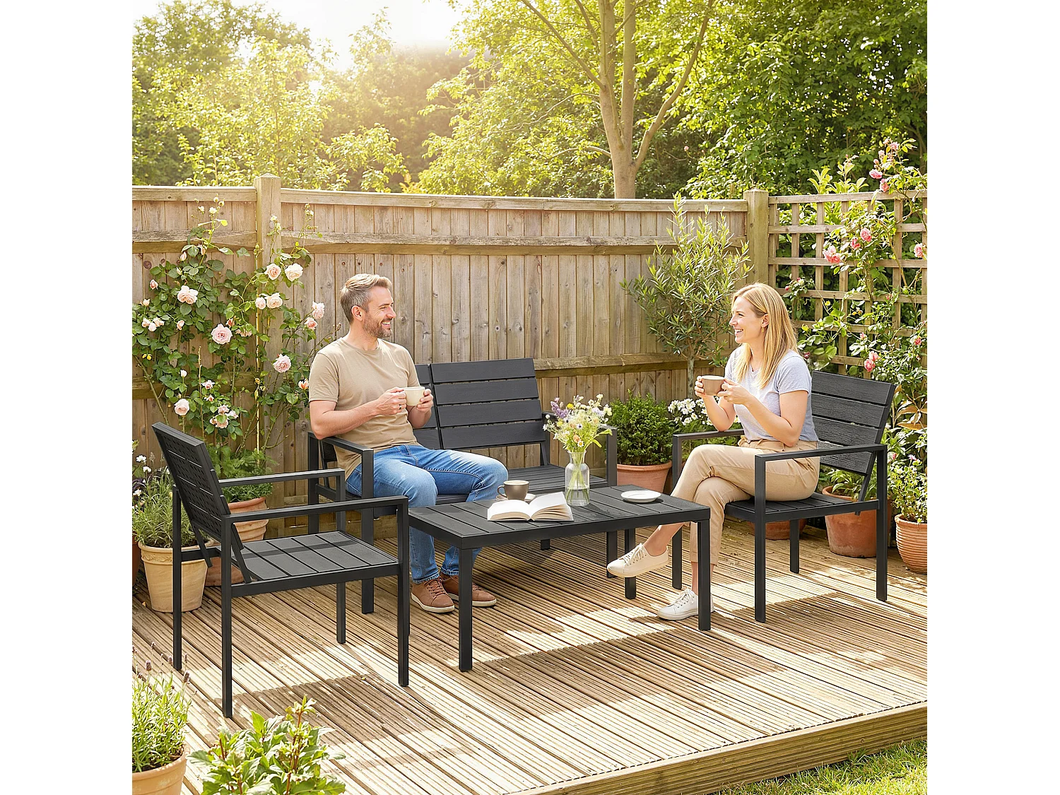 Set da giardino 4pz con tavolino divanetto 2 sedie nero