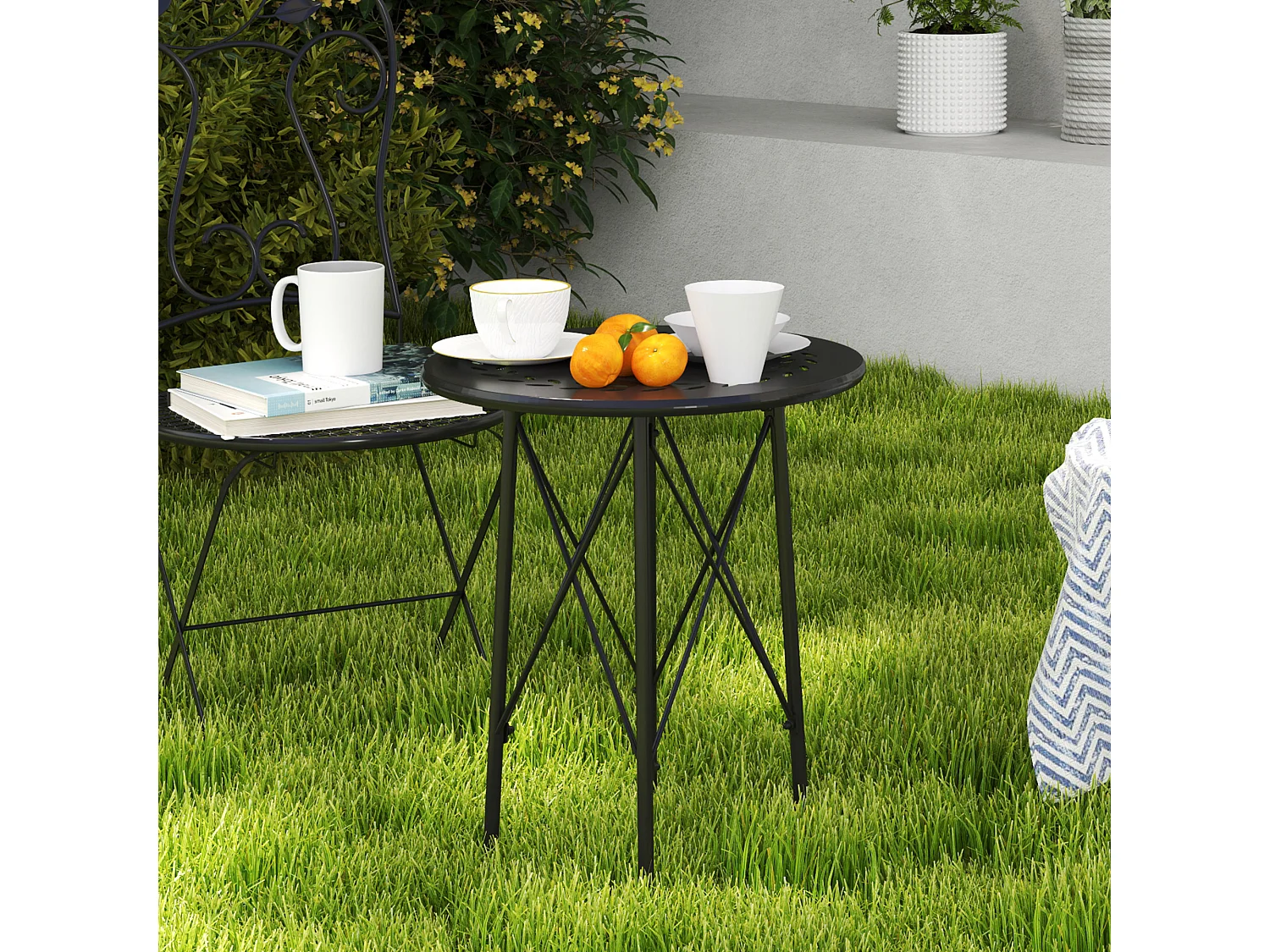 Tavolino da giardino con intagli a fiori Ø40 cm in acciaio nero
