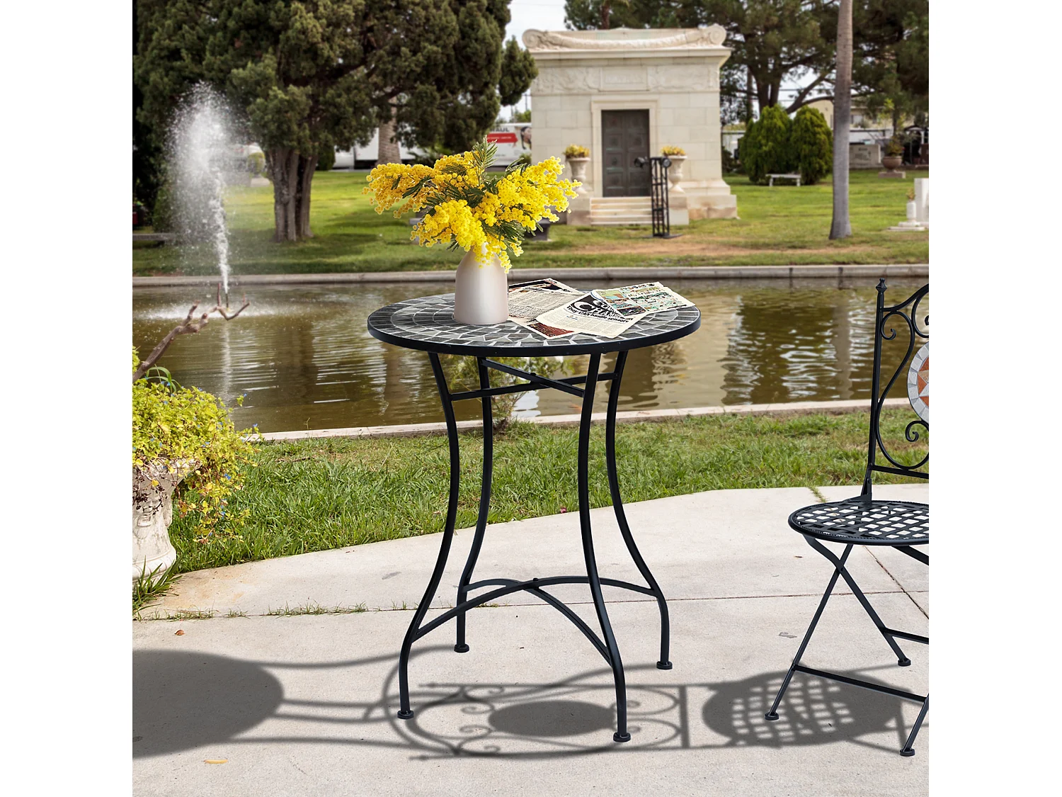 Tavolino da Caffè per Esterni con Piano in Ceramica Mosaico e Struttura in Metallo