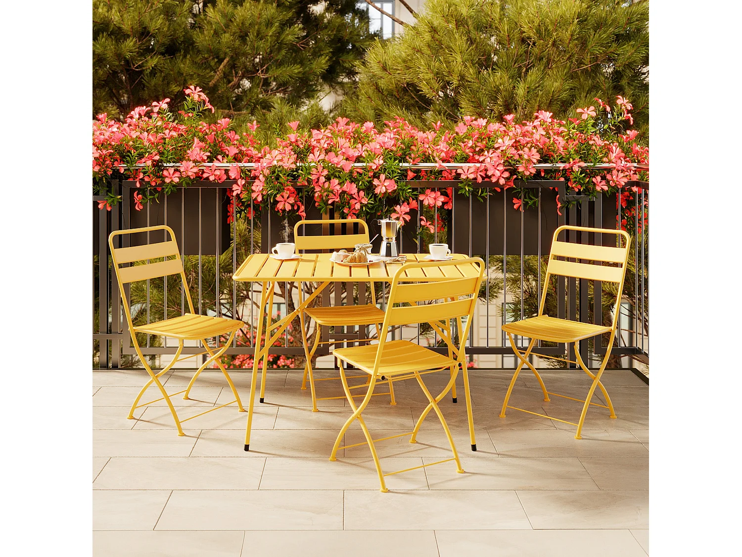 Table de jardin en metal jaune beurre 4 personnes - Yumi