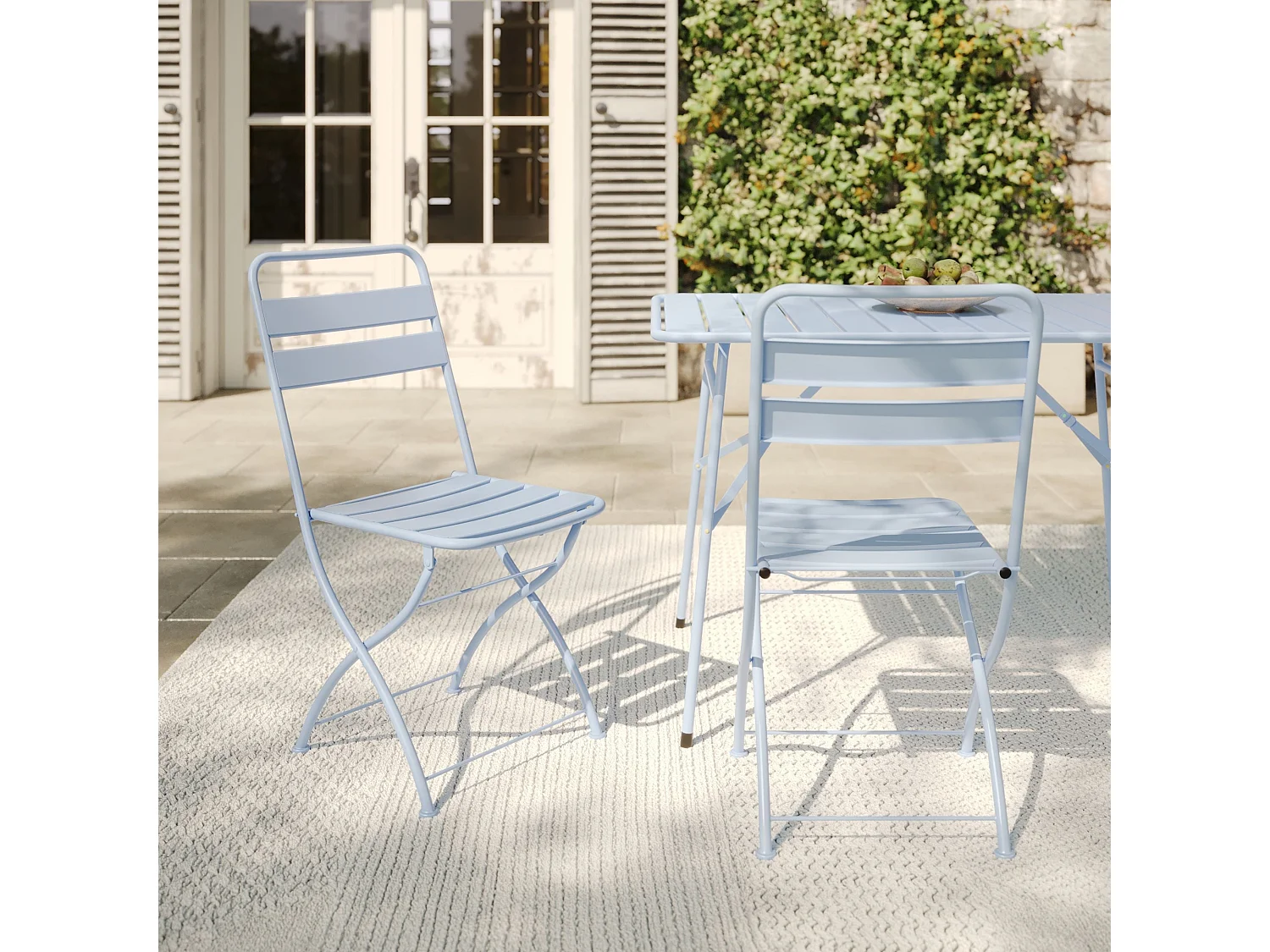 Lot de 2 chaises de jardin en métal bleu pastel, pliantes - Yumi
