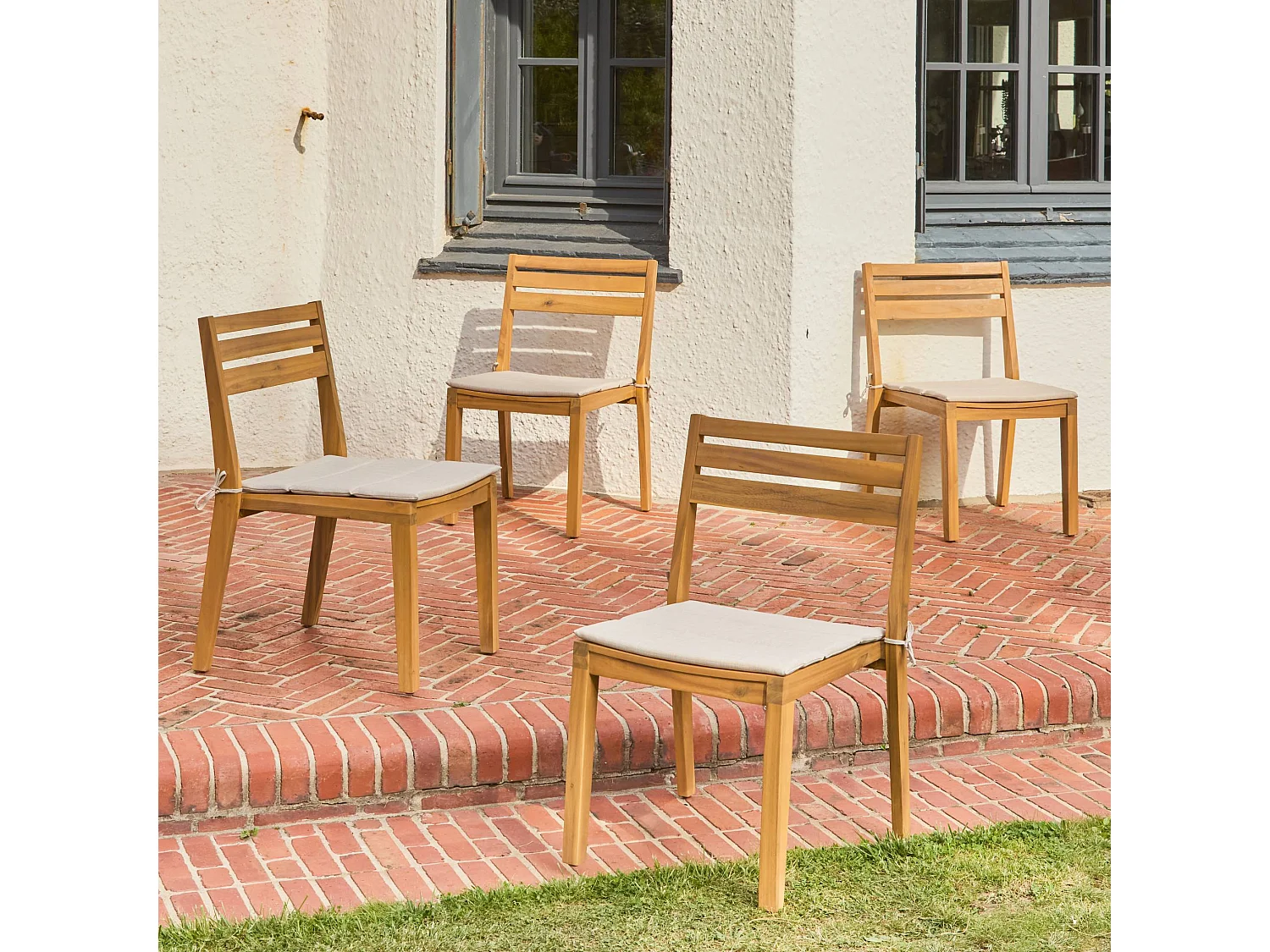 Set 4 sedie da giardino in legno di acacia con cuscino, beige