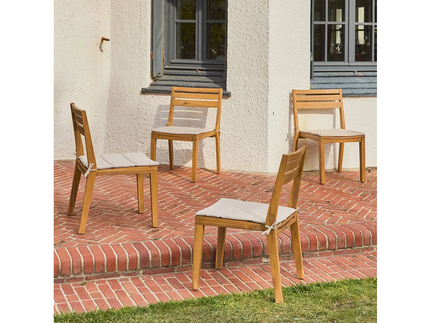 Set 4 sedie da giardino in legno di acacia con cuscino, beige