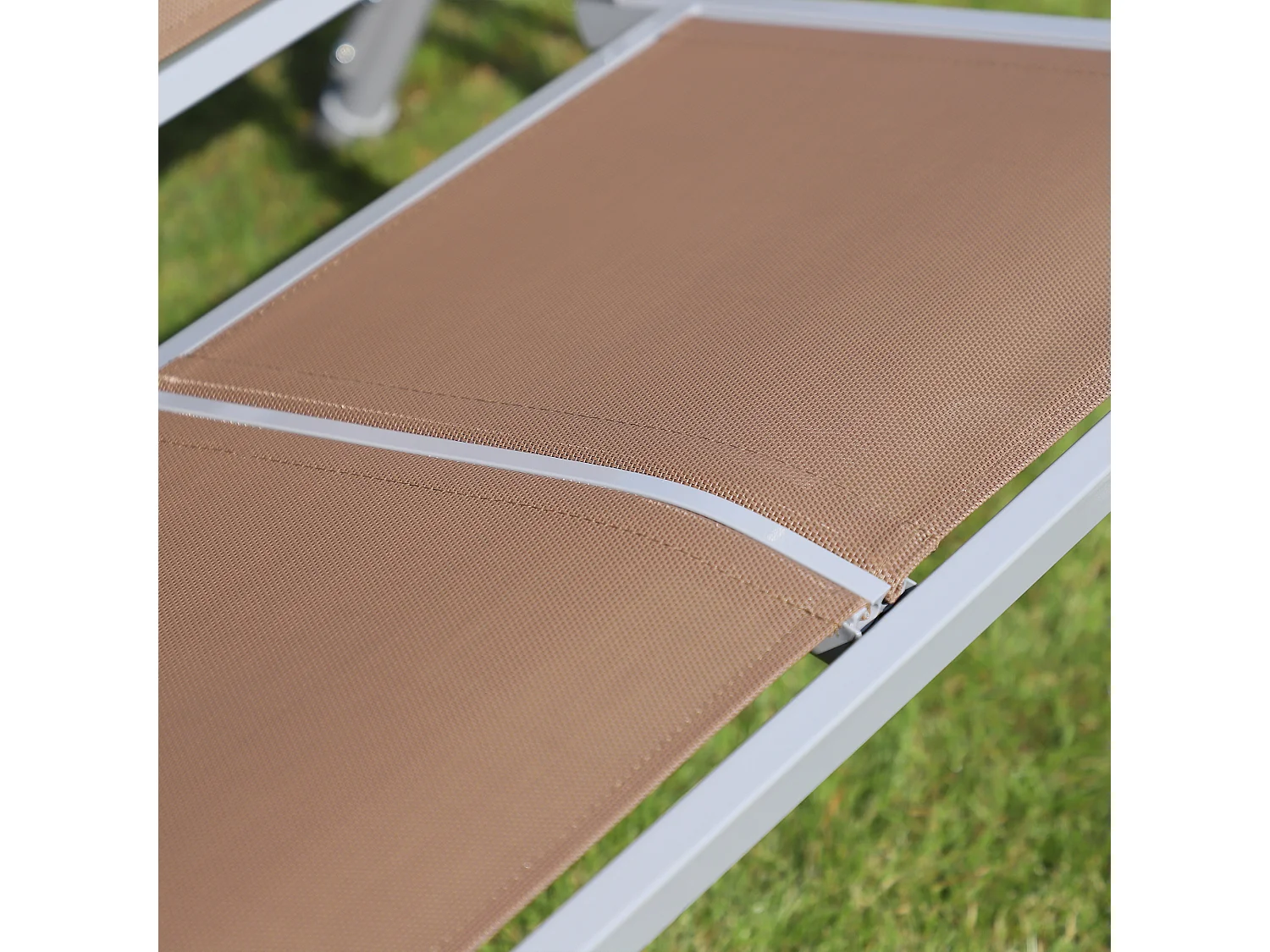 Dondolo da Giardino 3 Posti con Tettuccio Parasole Regolabile e Seduta in Poliestere