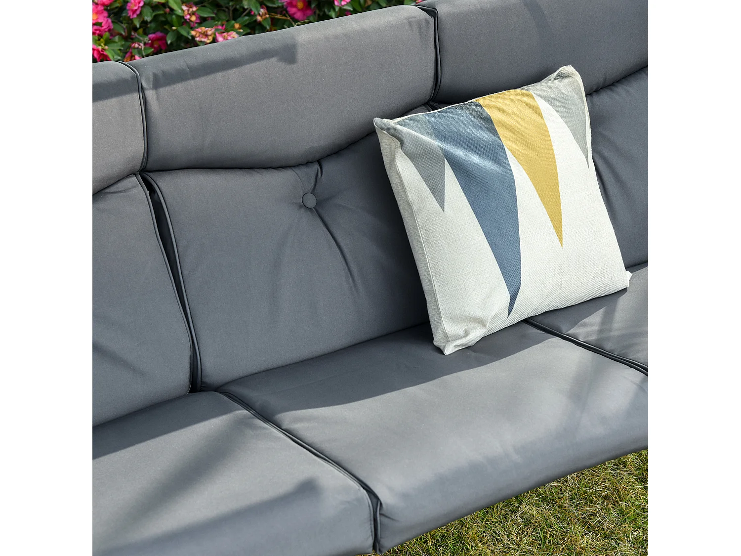 Dondolo 3 Posti da Giardino con Tettuccio Regolabile e 2 Tavolini