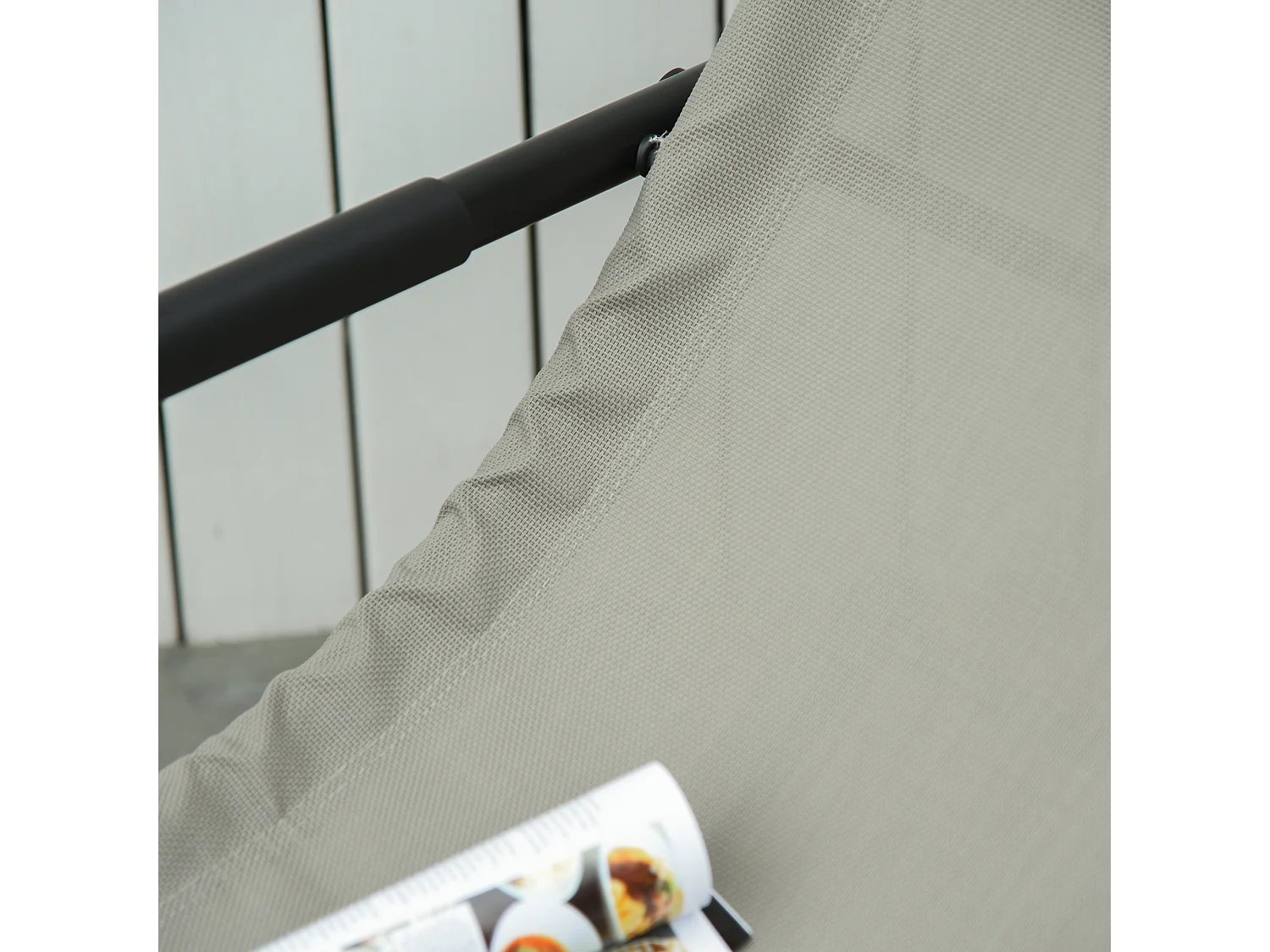 Poltrona a dondolo da giardino con poggiatesta e tasca