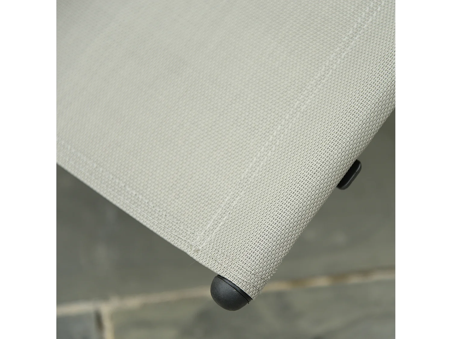 Poltrona a dondolo da giardino con poggiatesta e tasca