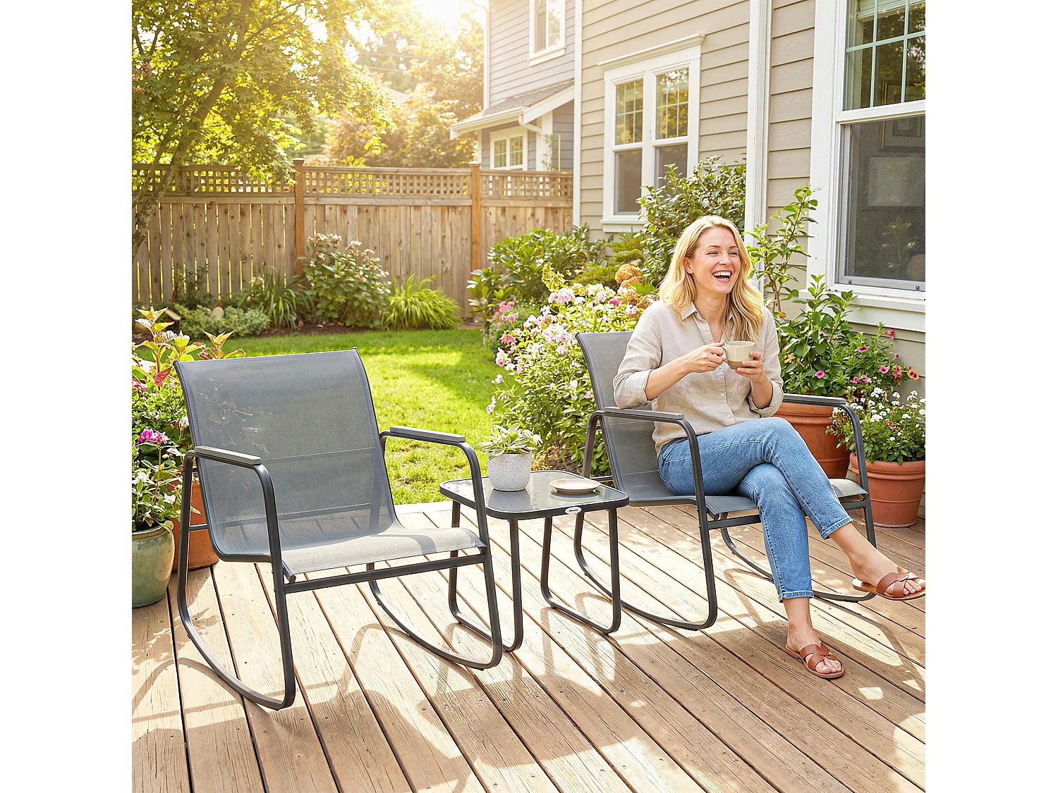 Set da giardino con 2 sedie a dondolo e tavolino in vetro grigio