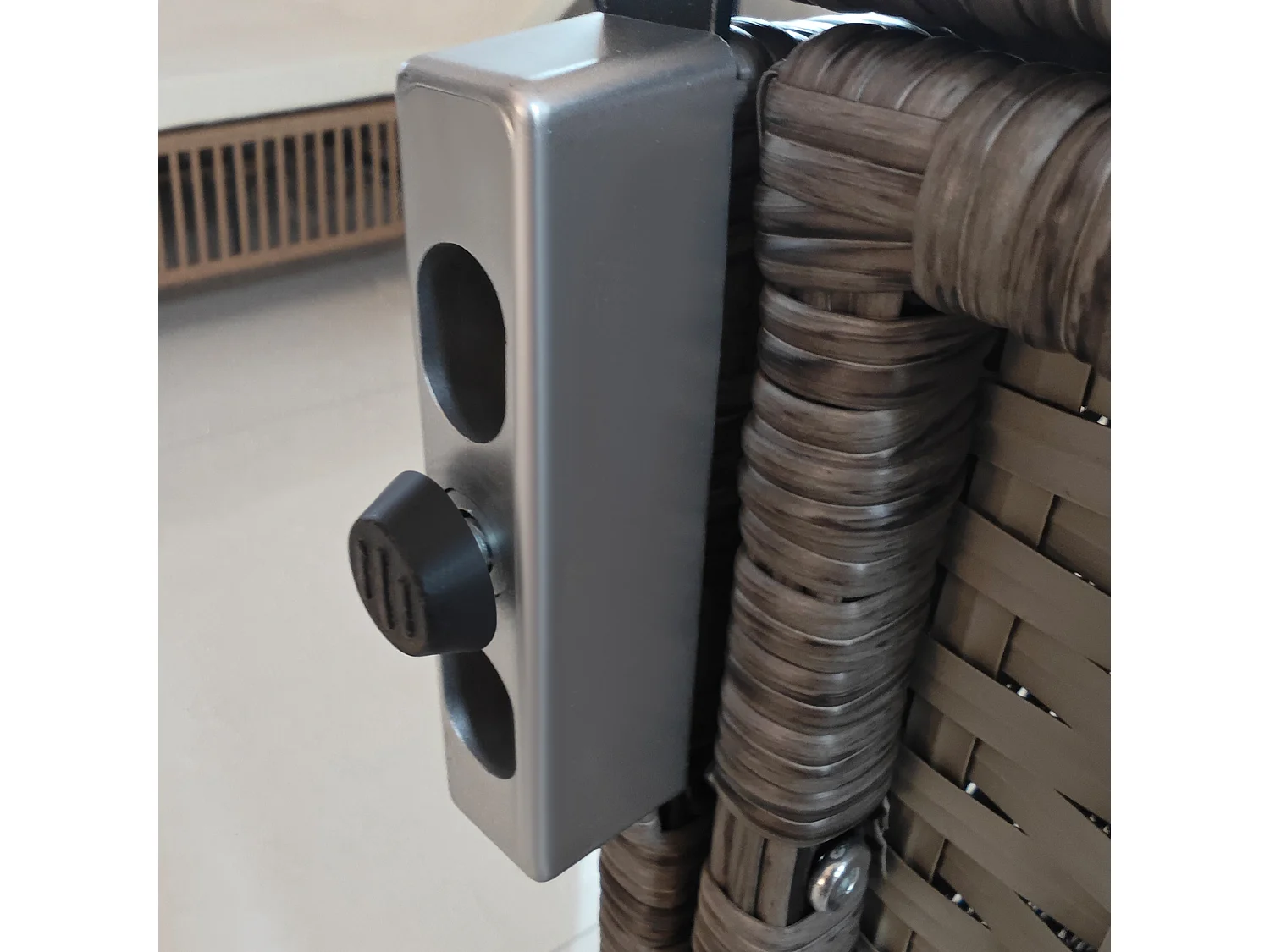 Armadio da esterno in rattan pe e acciaio 60x63x120cm grigio