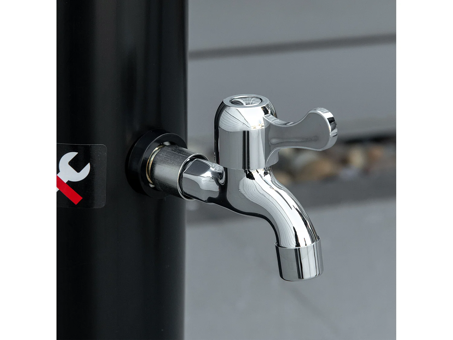 Doccia solare riscaldata 60° con serbatoio 20l e miscelatore