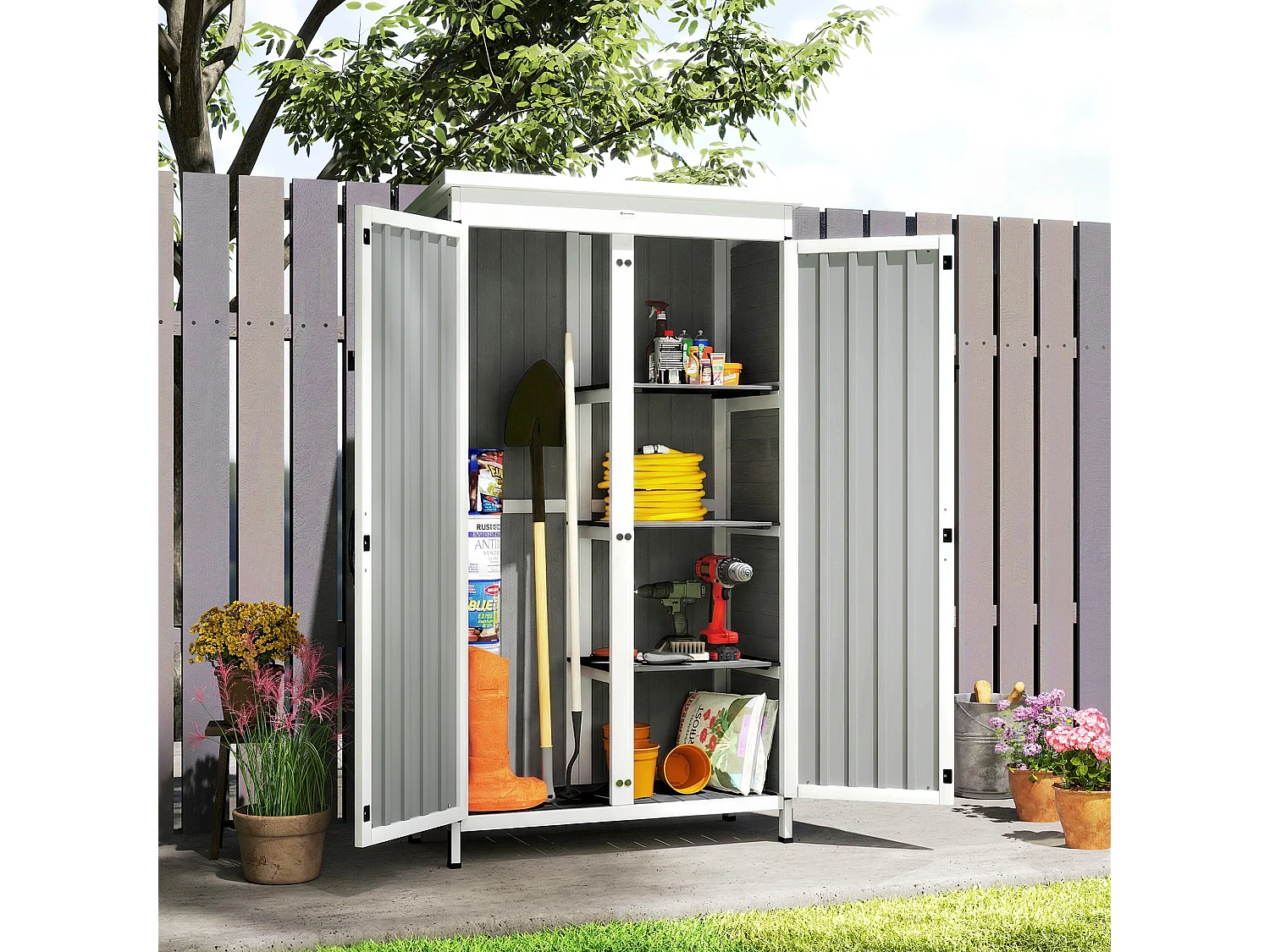 Armadio da esterno con doppia porta in legno bianco e nero