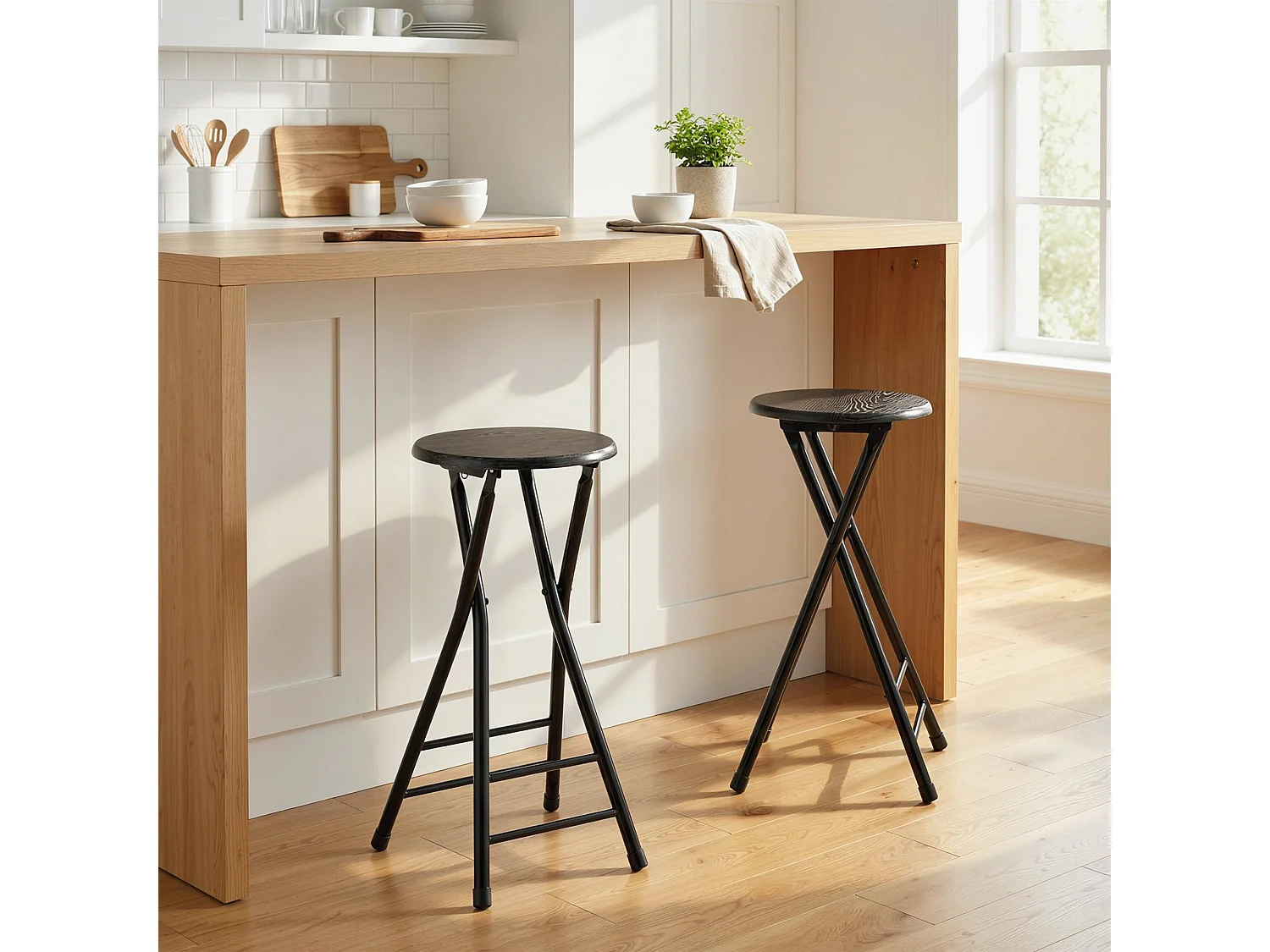 Set 2 sgabelli bar pieghevoli con doppio poggiapiedi 34x30x70 cm nero