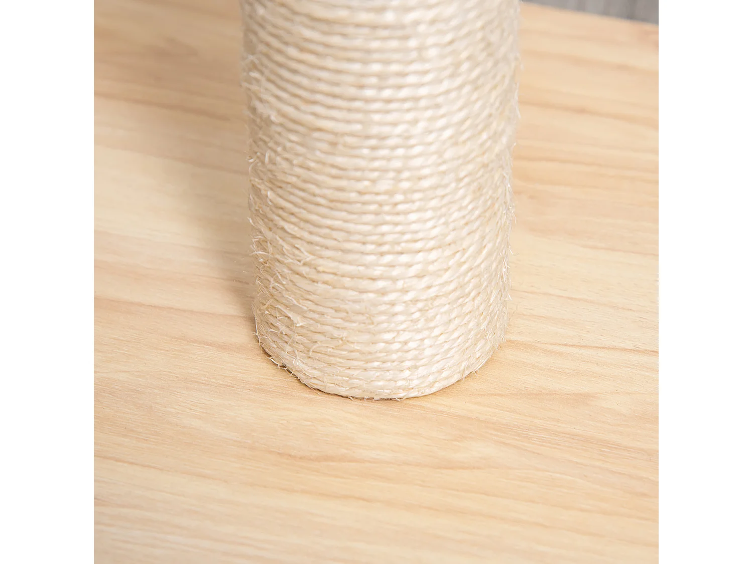 Albero tiragraffi per gatti alto 60 cm con palo in sisal beige
