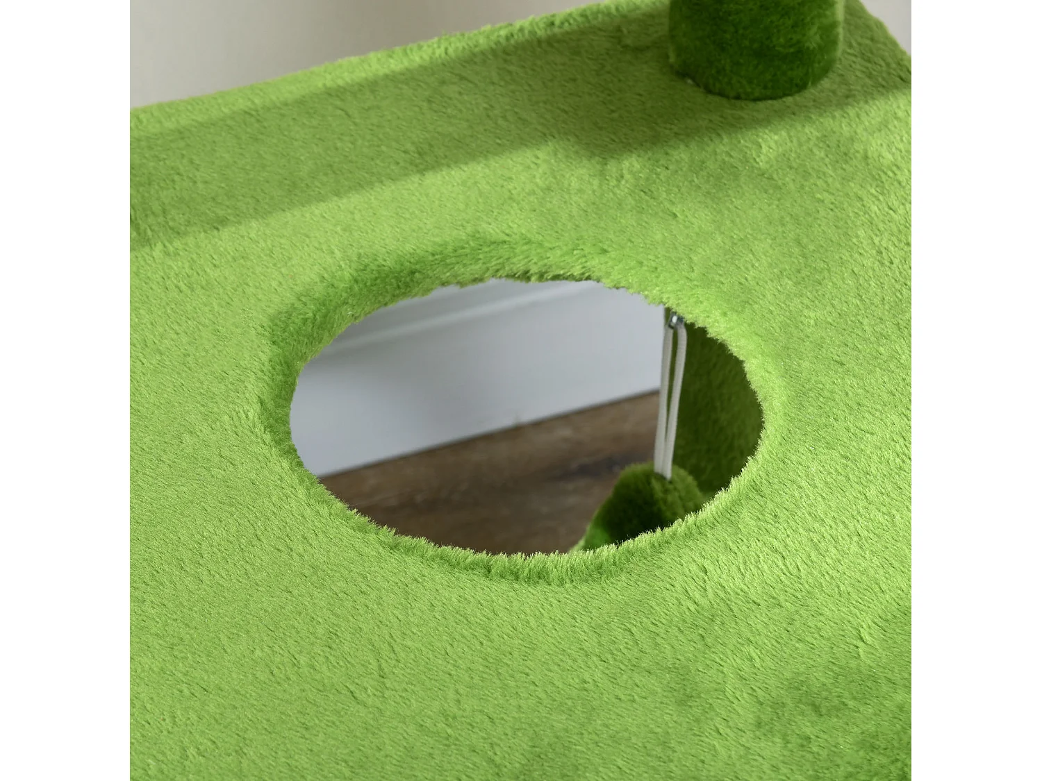 Tiragraffi per gatti da 142 cm con amaca pallina sisal e sistema antiribaltamento verde