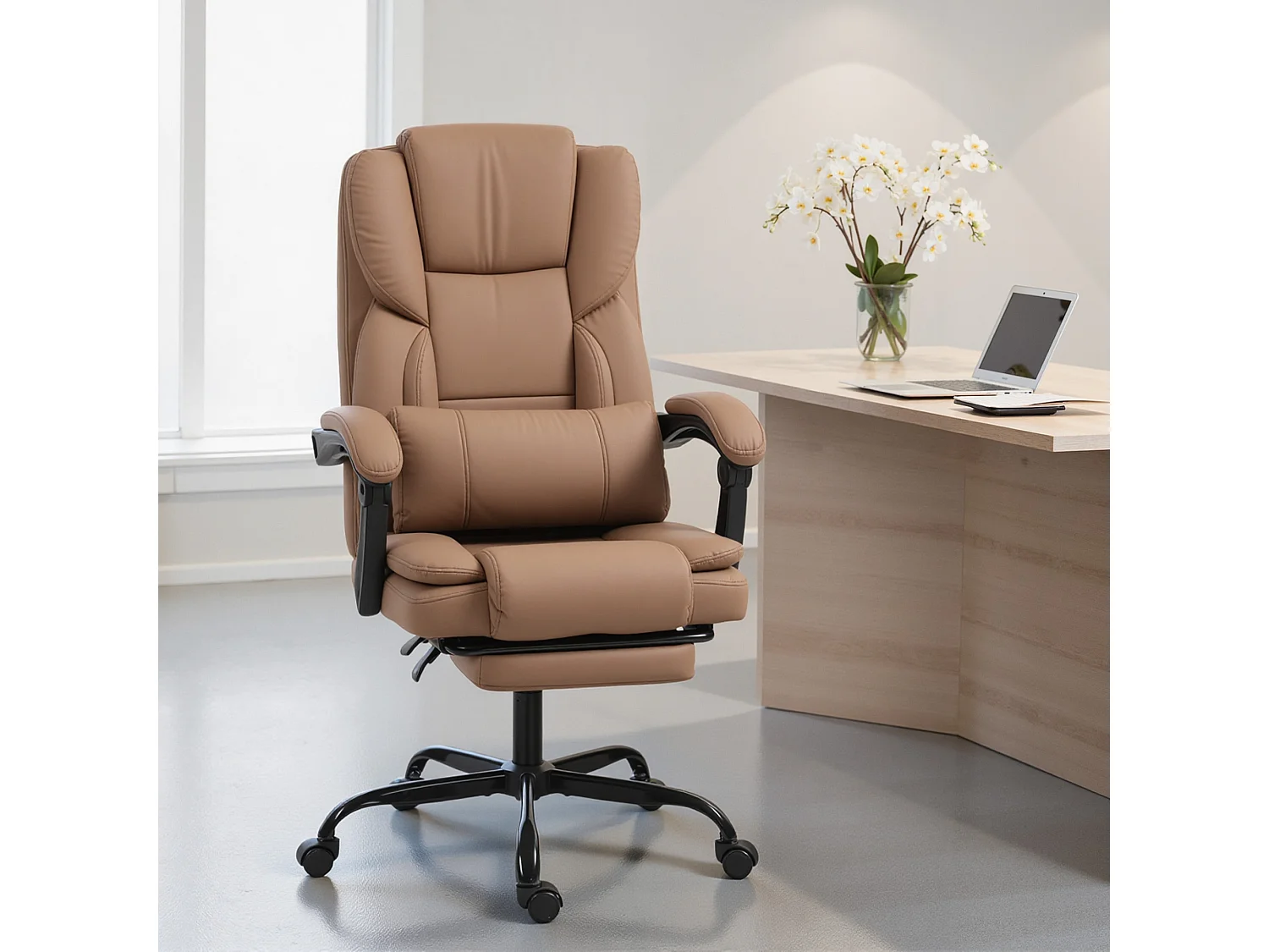 Sedia da ufficio reclinabile con poggiapiedi in finta pelle marrone